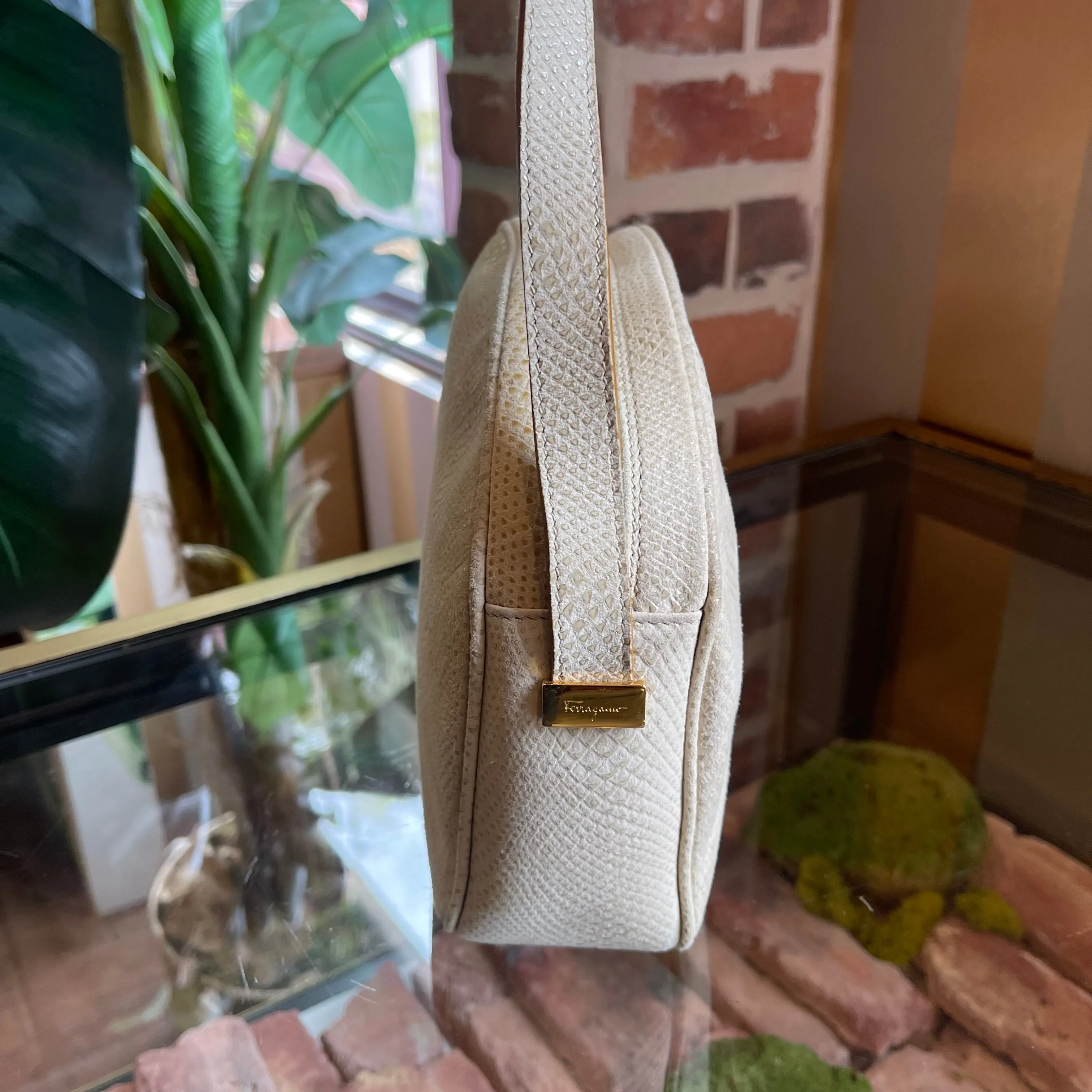 SALVATORE FERRAGAMO Vintage White Lizard Skin Crossbody TS3619